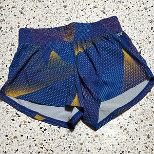 NWT DSG Blue and Gold Geometric patterned Women's Shorts size small
